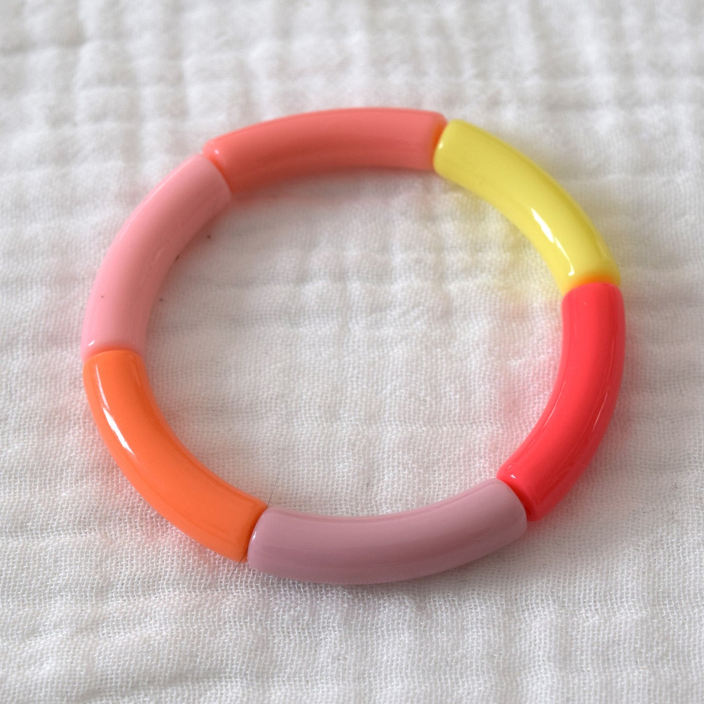 Bracelets joncs tons acidulés