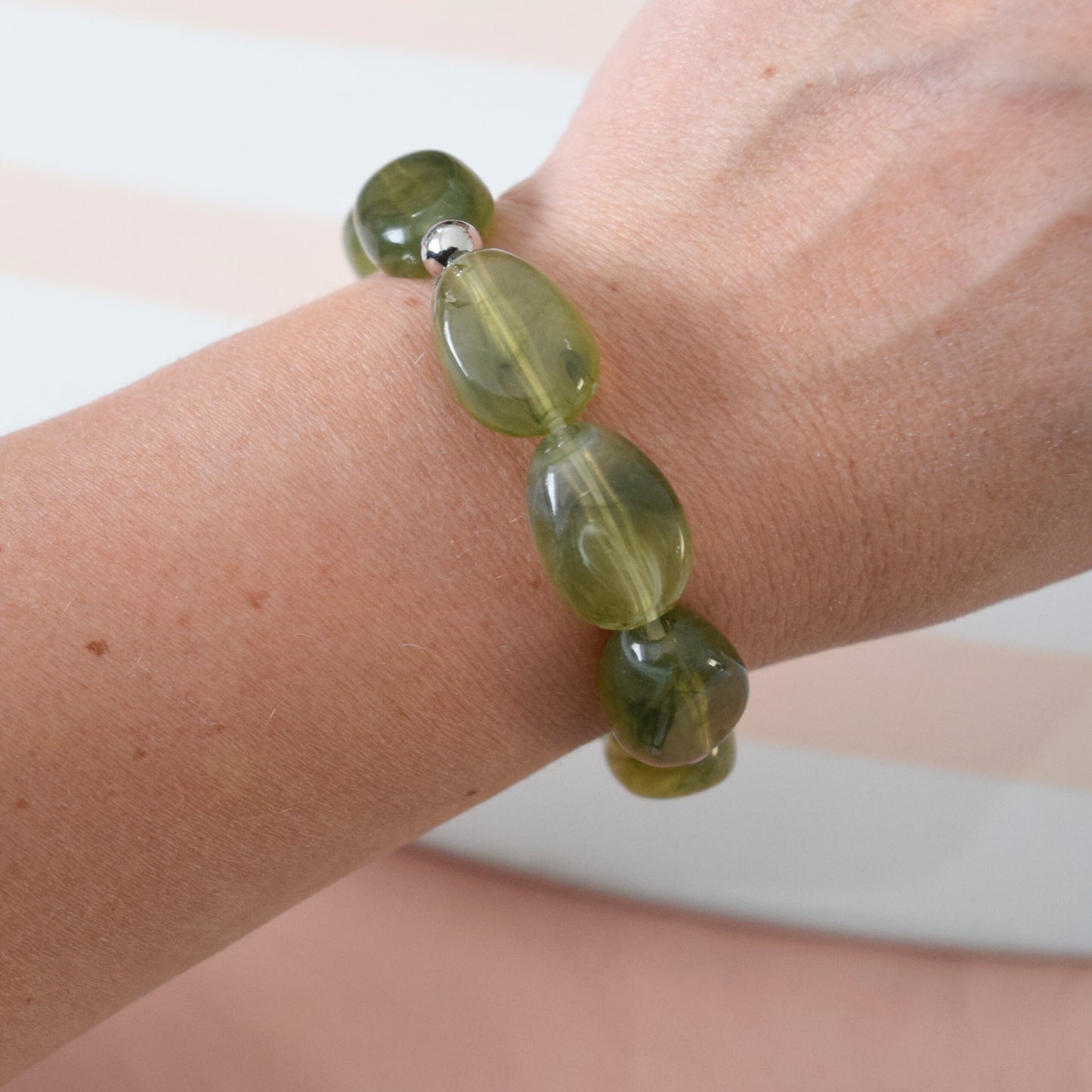 Bracelet perles ovales vert olive
