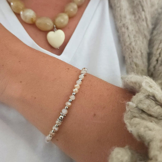 Bracelet femme delicat avec petites perles facettees