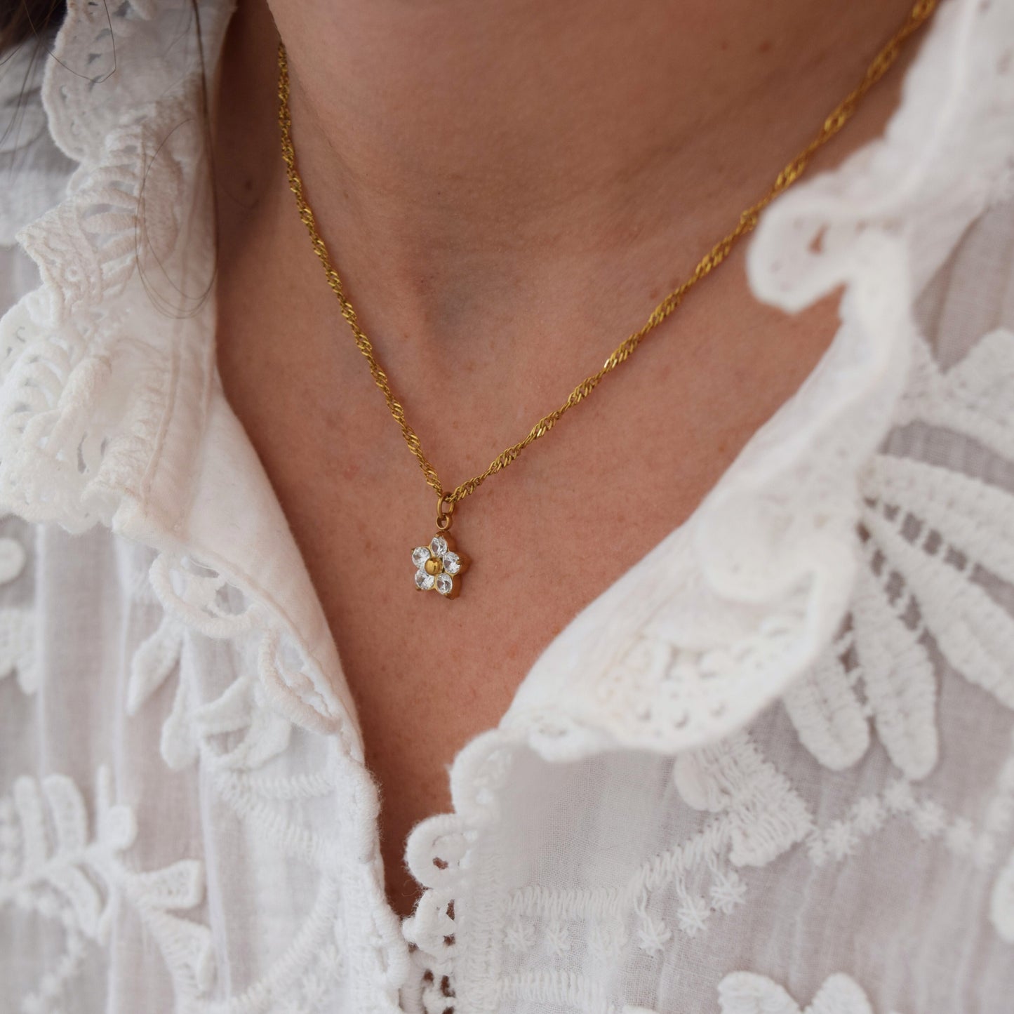 Collier Bloom