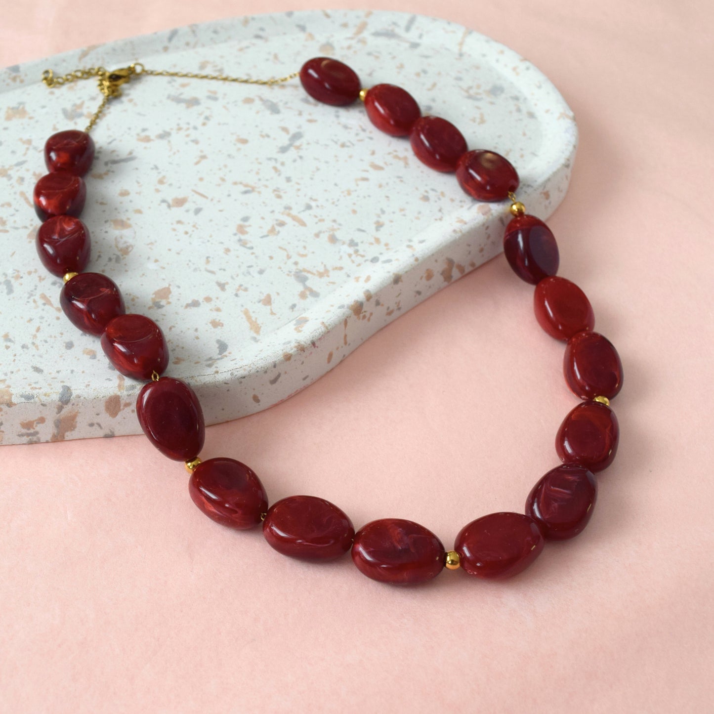 Collier RUBIA doré vue rapprochée des perles