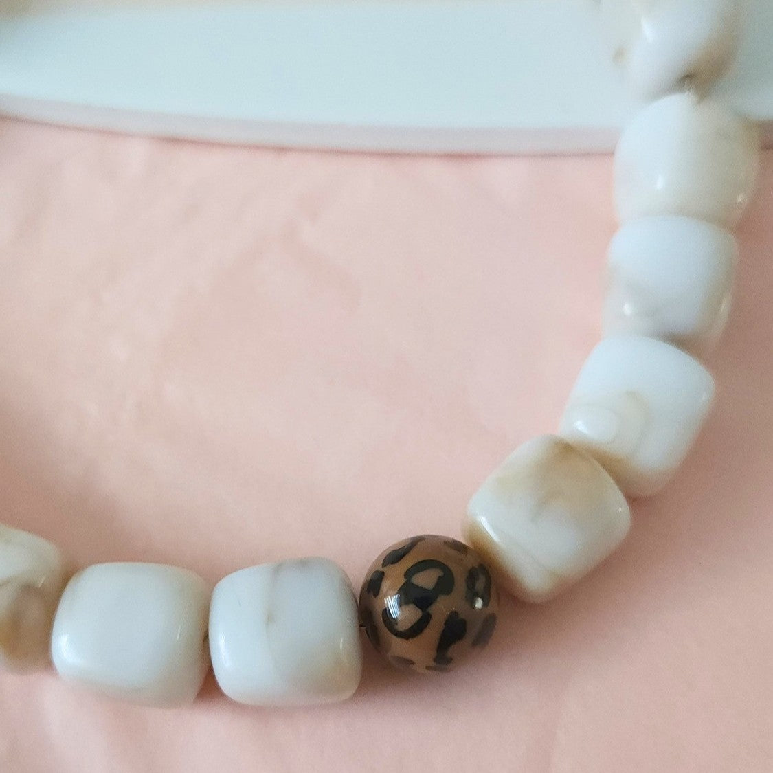 collier femme marbré