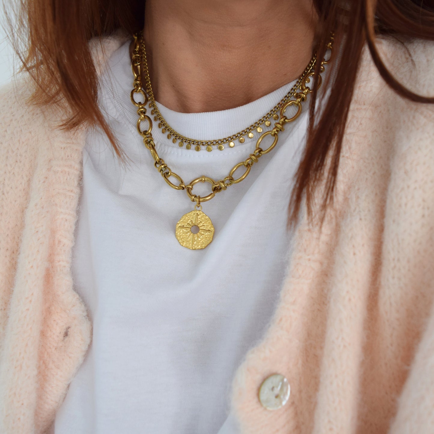 Collier pendentif graphique doré