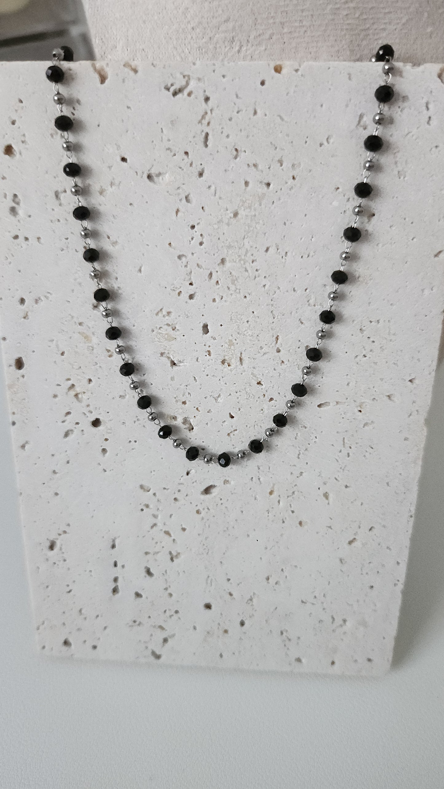 Collier perles ras de cou