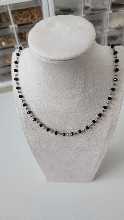 Collier perles ras de cou