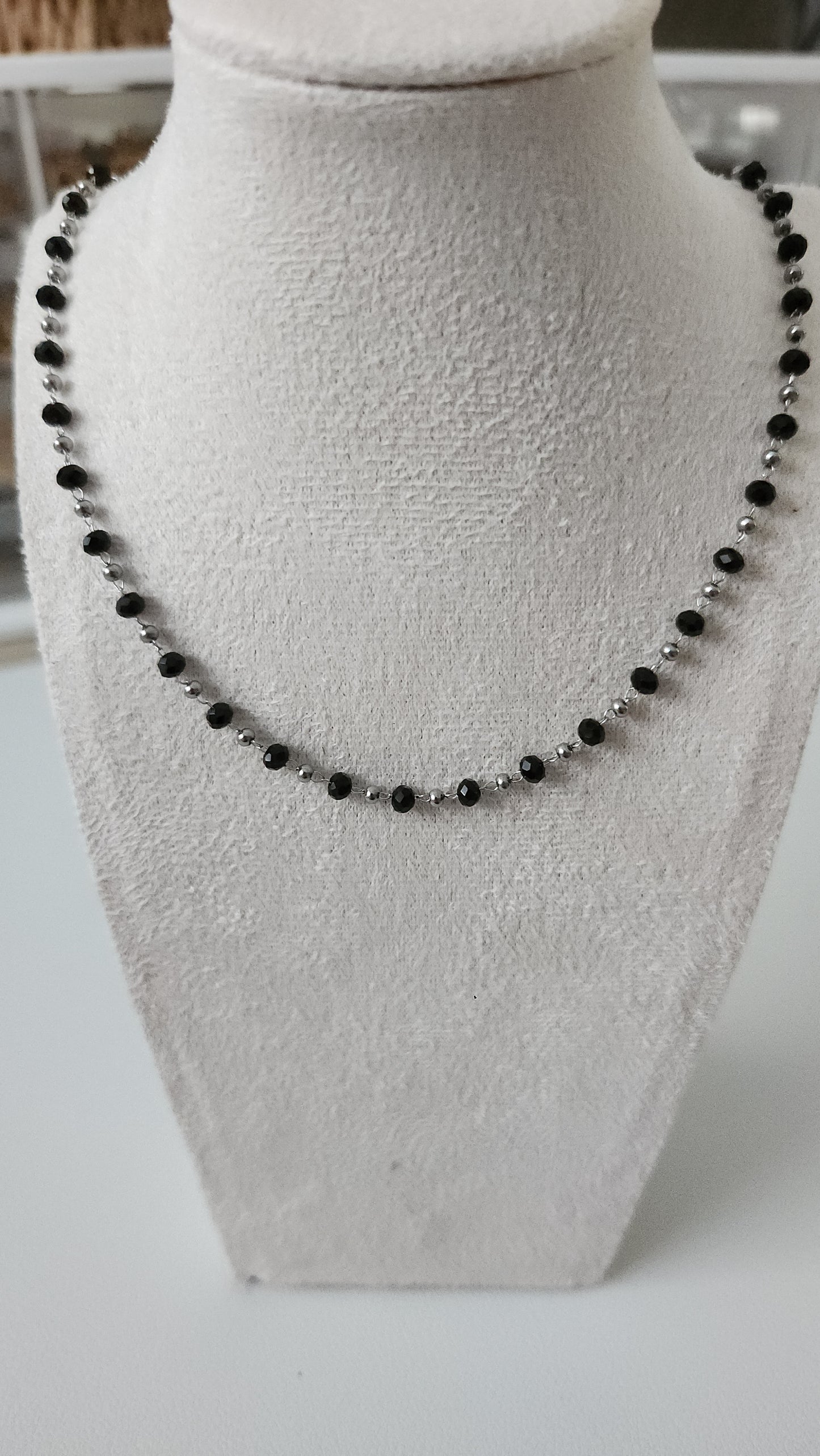 Collier perles ras de cou