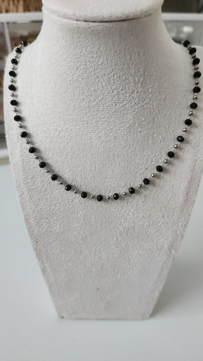 Collier perles ras de cou