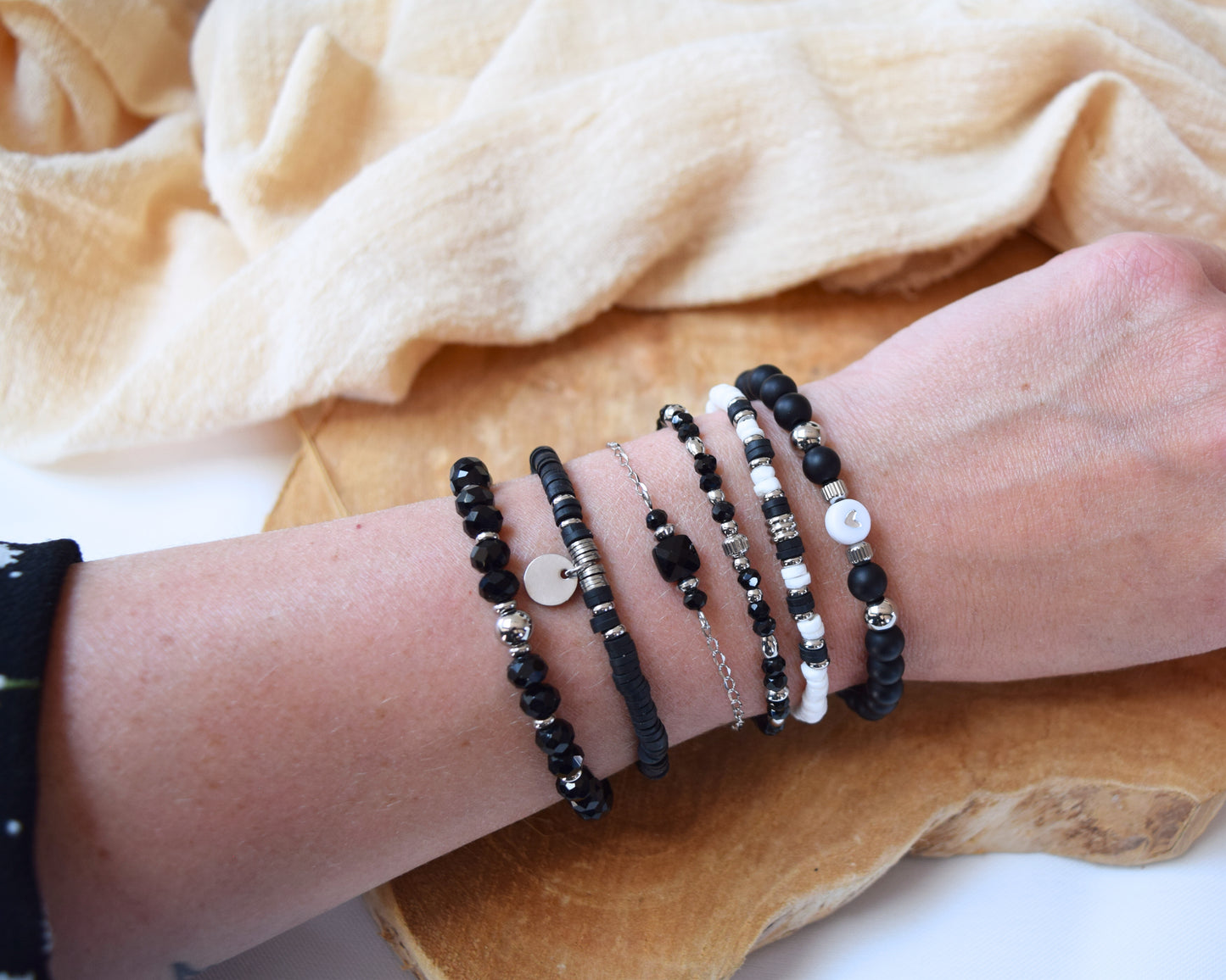 Bracelet en perles noires