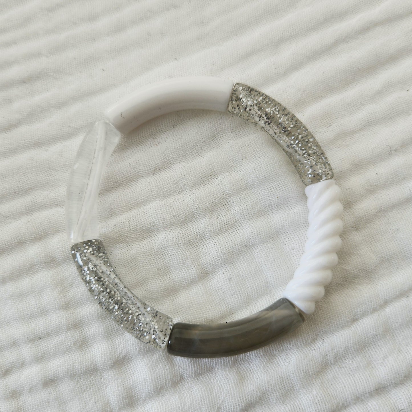 Bracelets joncs tons noirs et blancs