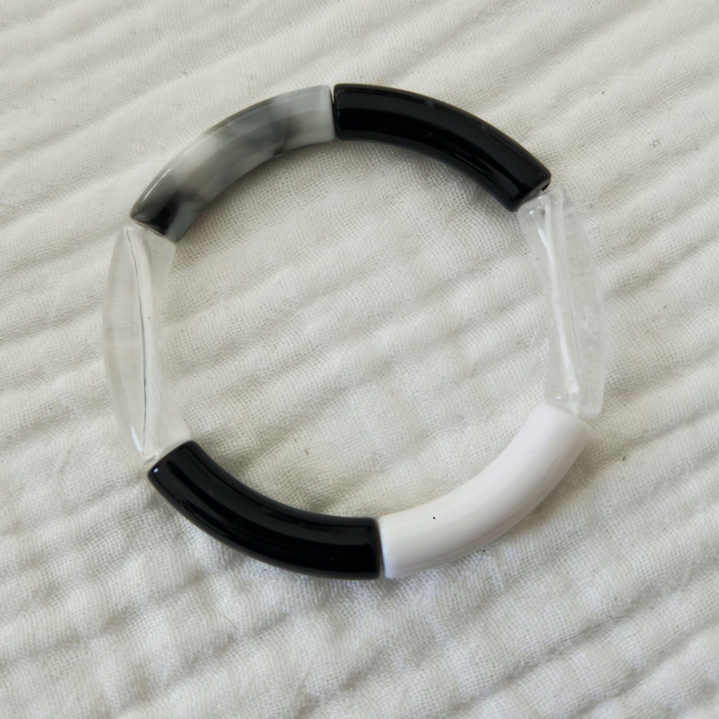 Bracelets joncs tons noirs et blancs