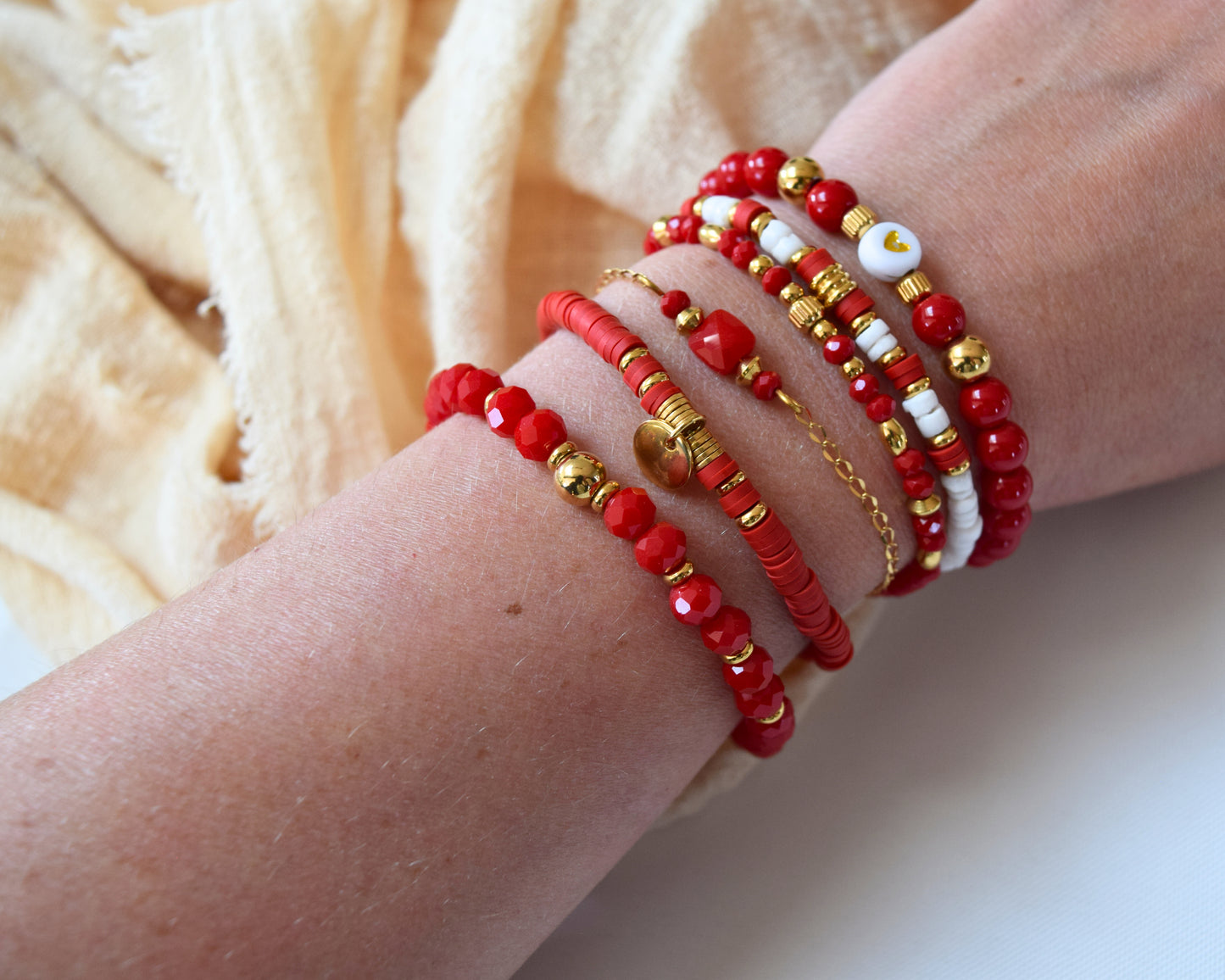 Bracelet perles rouges et acier inoxydable