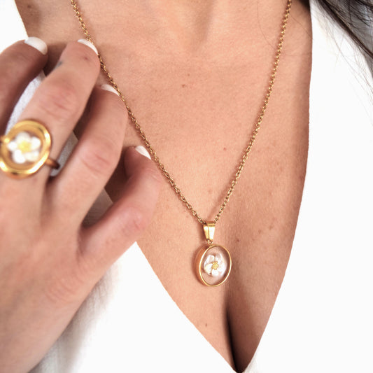 collier EMY fleur nacre
