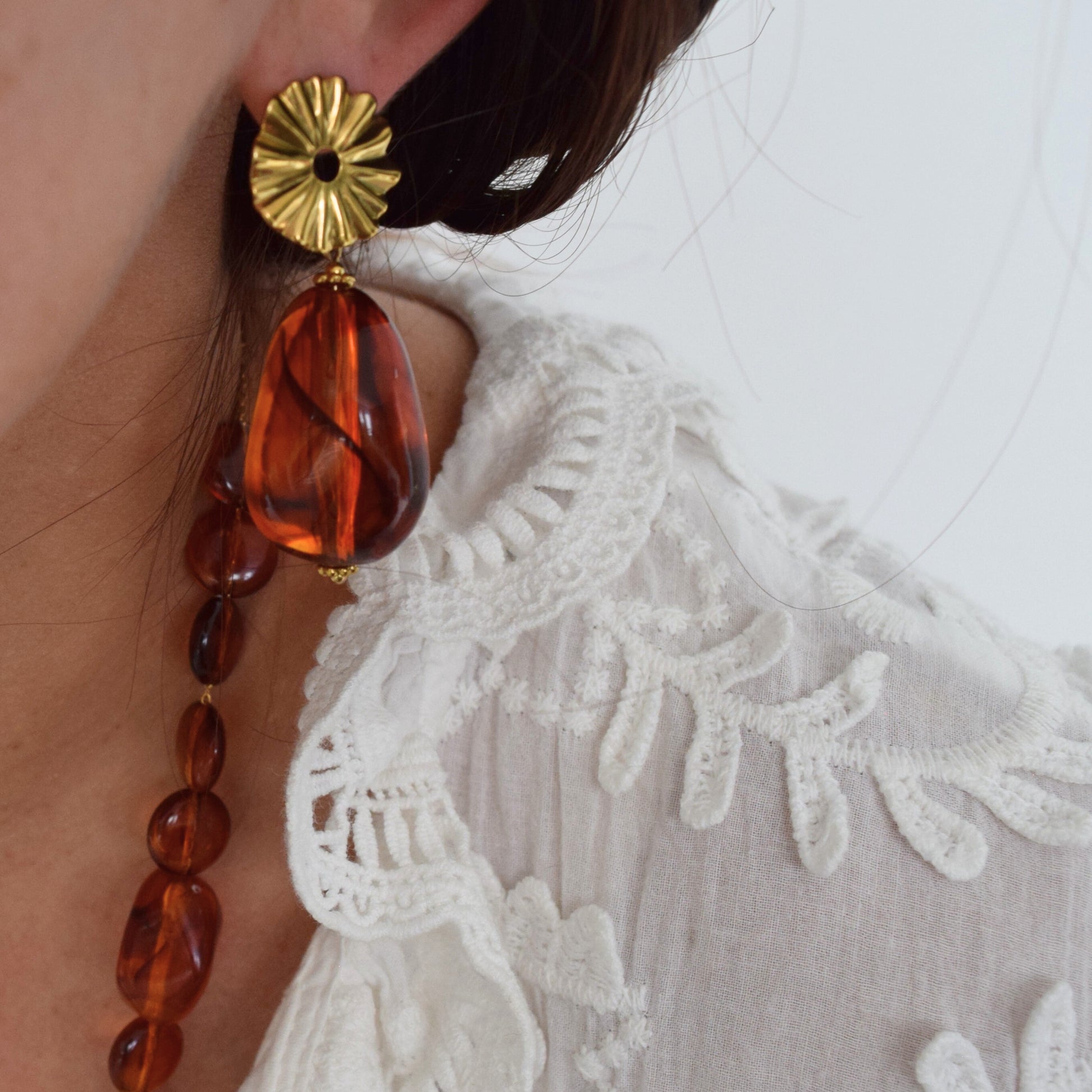 boucles d’oreilles ambre Isolde bijou artisanal doré à l’or fin