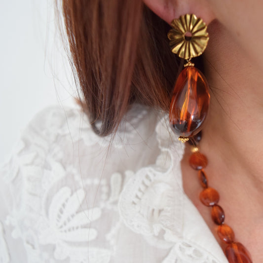 boucles d’oreilles Isolde en acier inoxydable doré avec perle ambre fait main