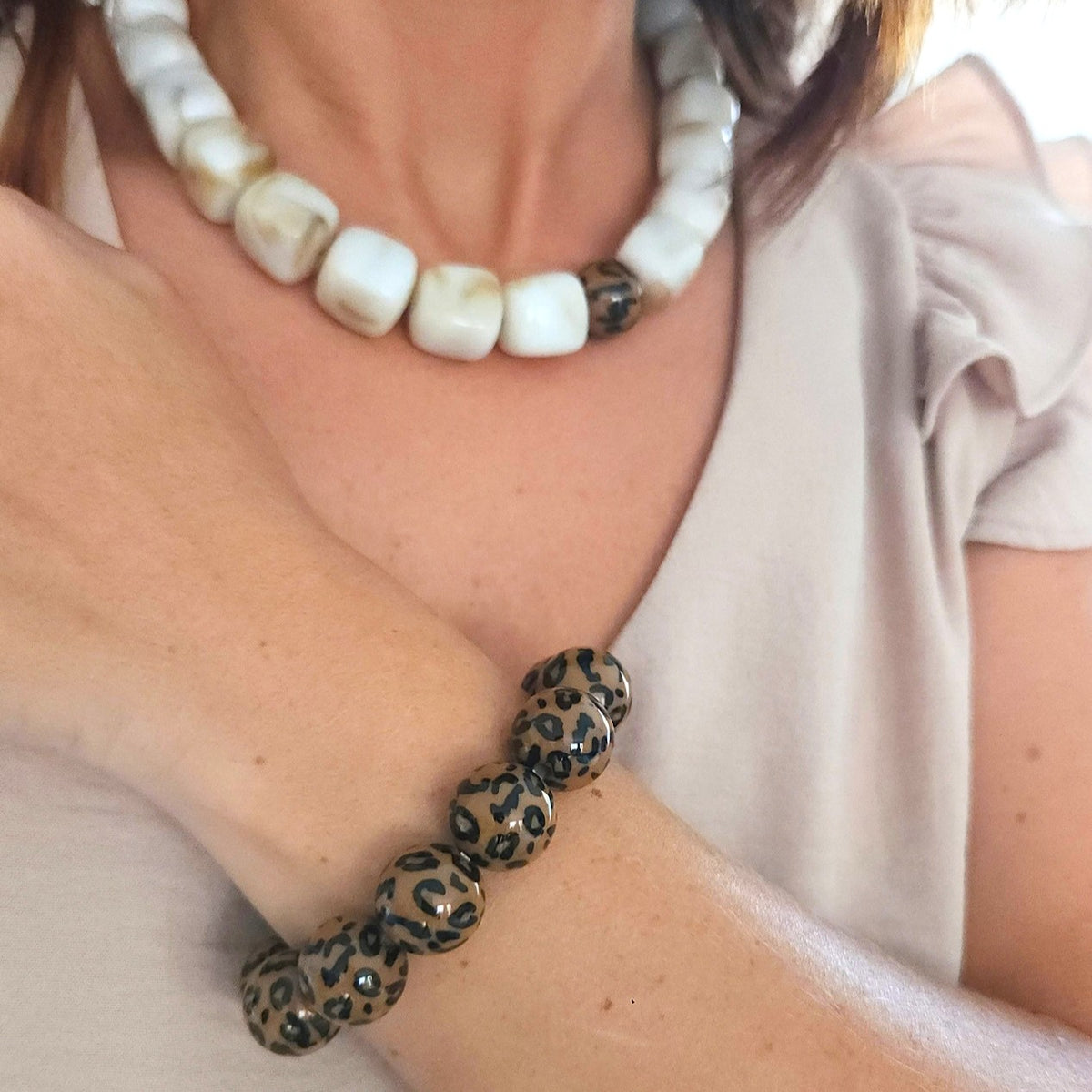 collier bohème chic perles acryliques tendance