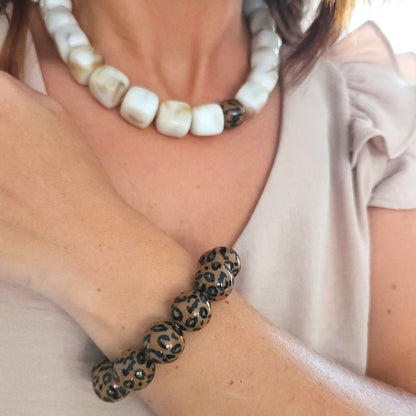 collier bohème chic perles acryliques tendance