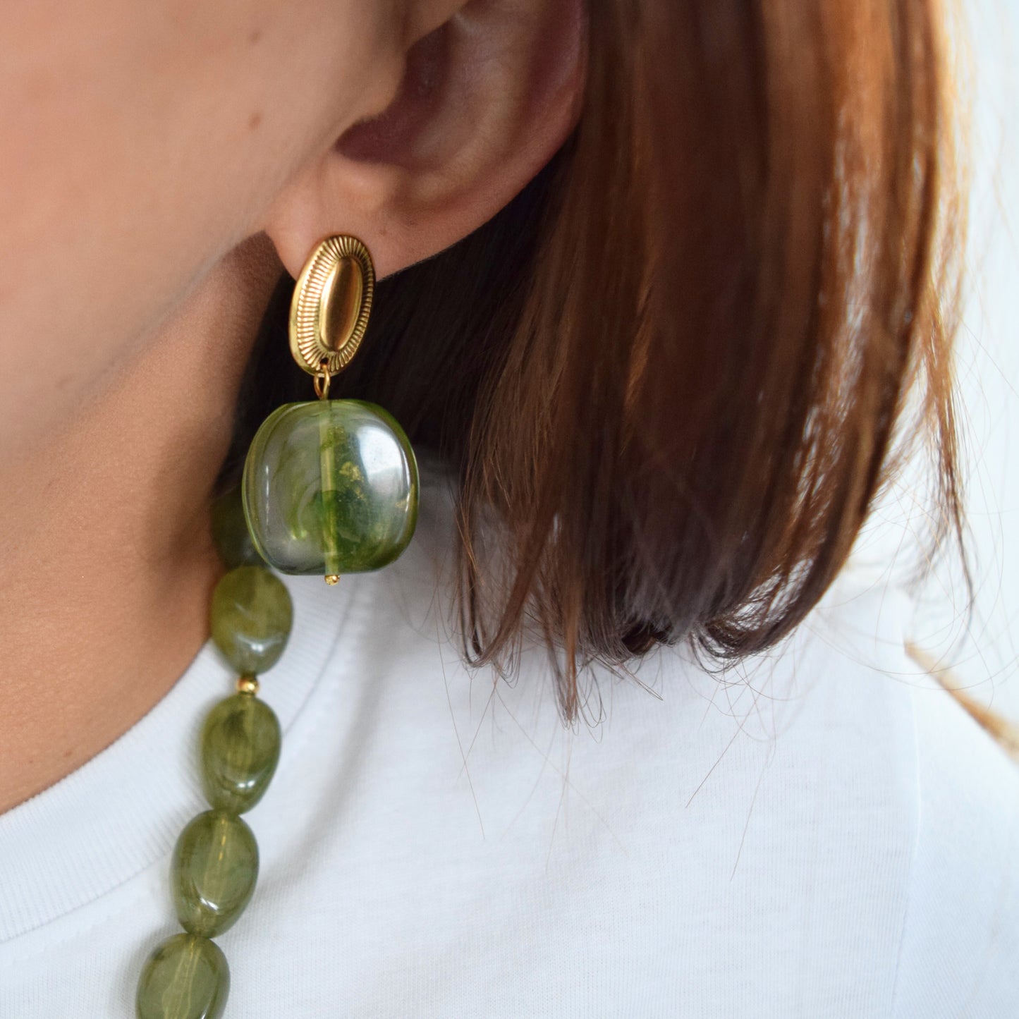 Bijou femme élégant avec perle verte