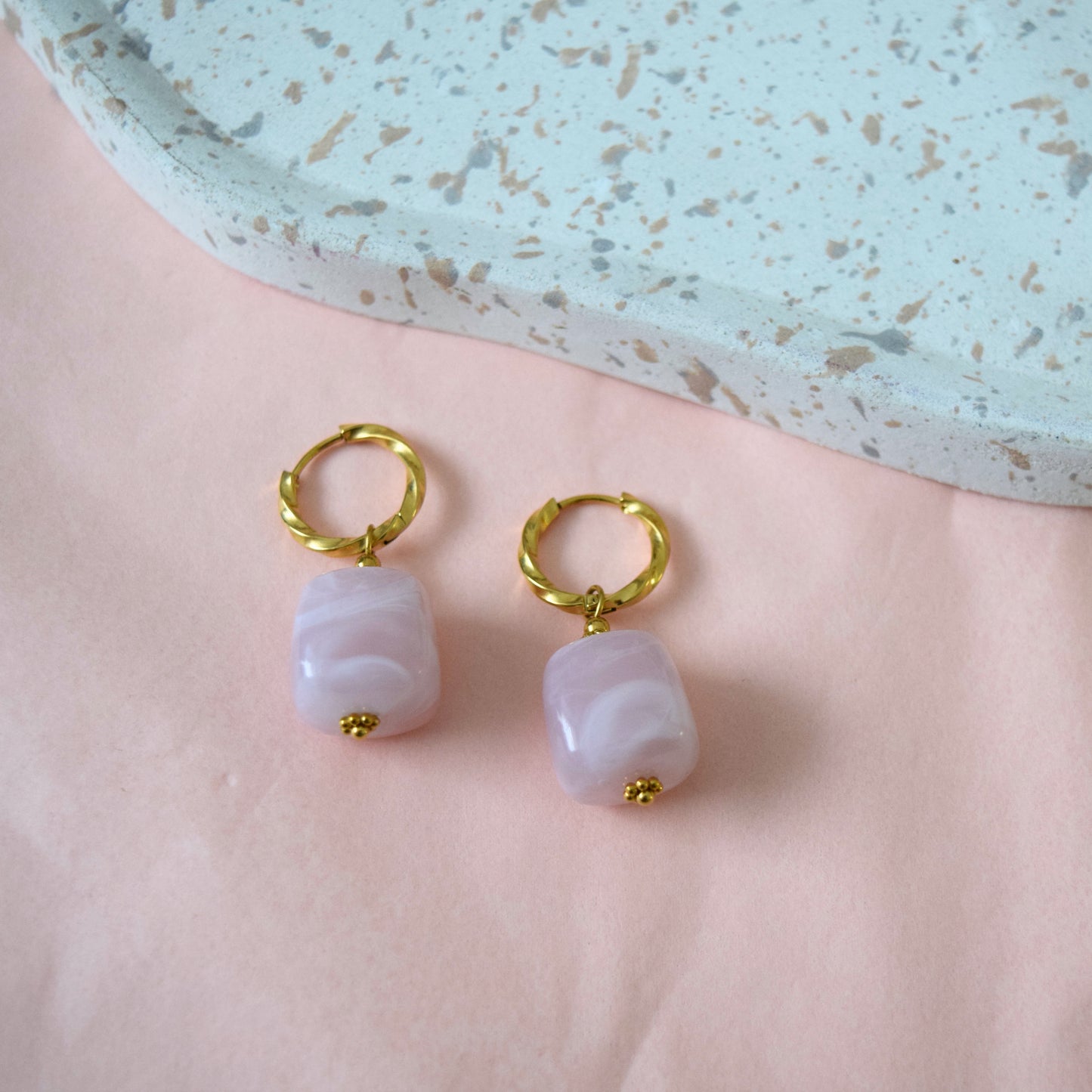 boucles doreilles légères perles roses chic