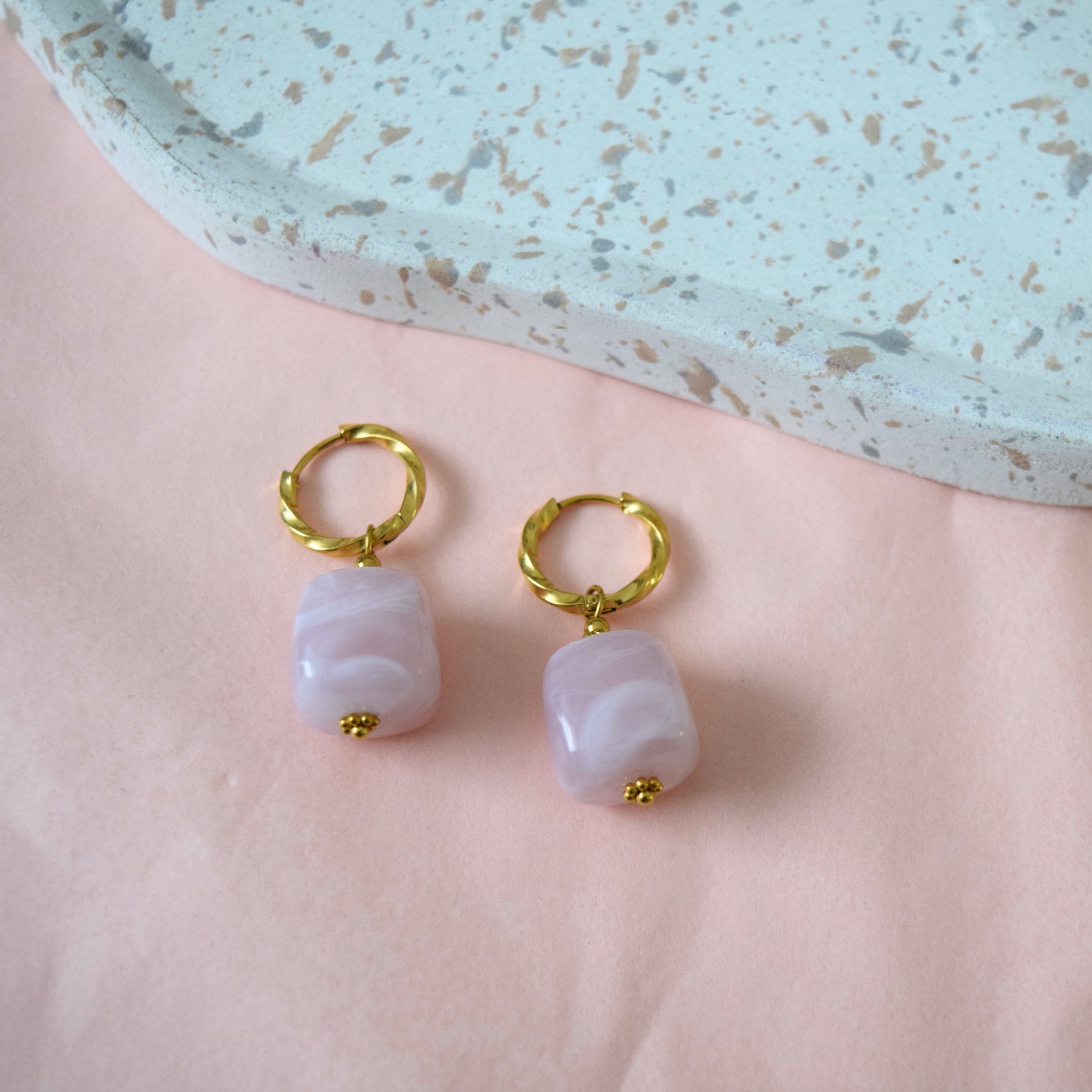 boucles doreilles légères perles roses chic