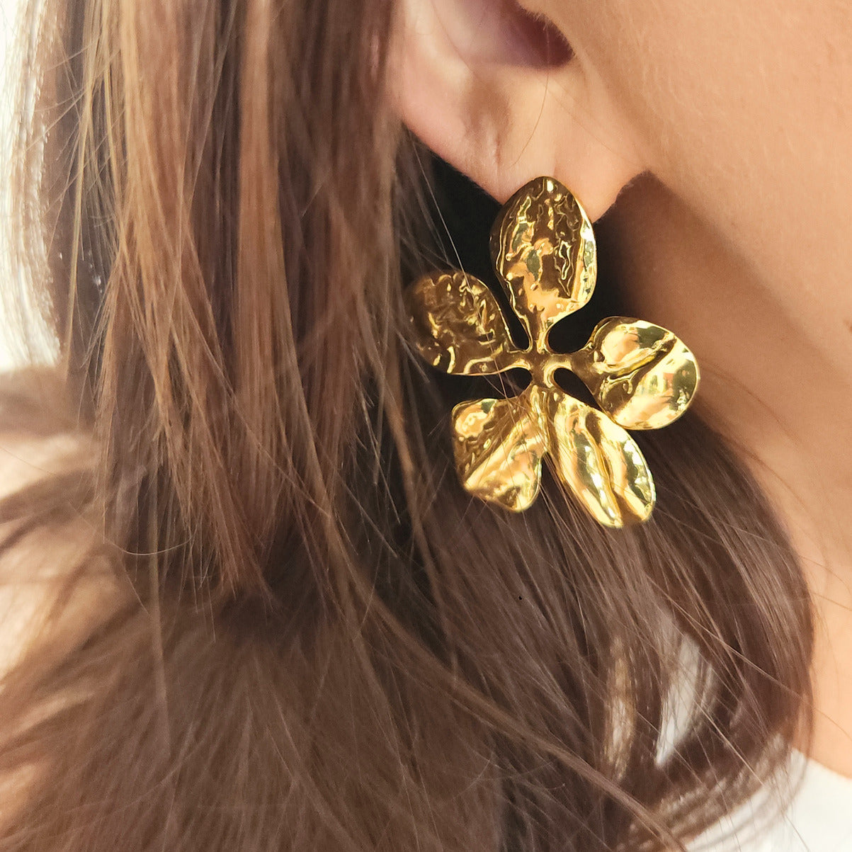 boucles doreilles pendantes design fleur