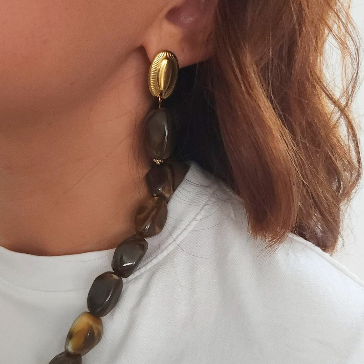 boucles pendantes perle acrylique marron tendance