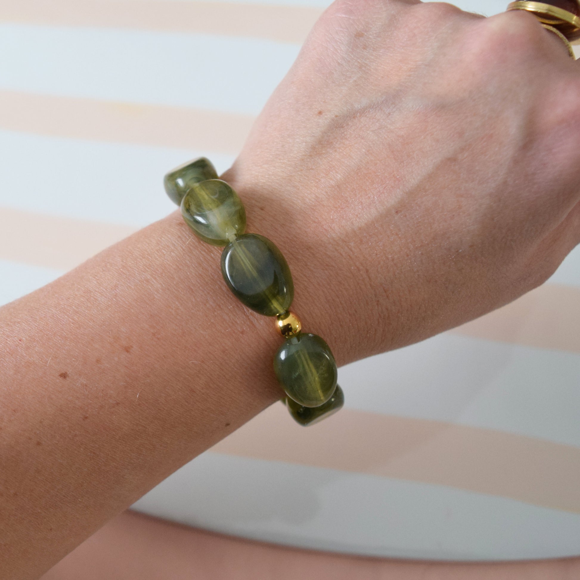 Bracelet elastique  perles vertes