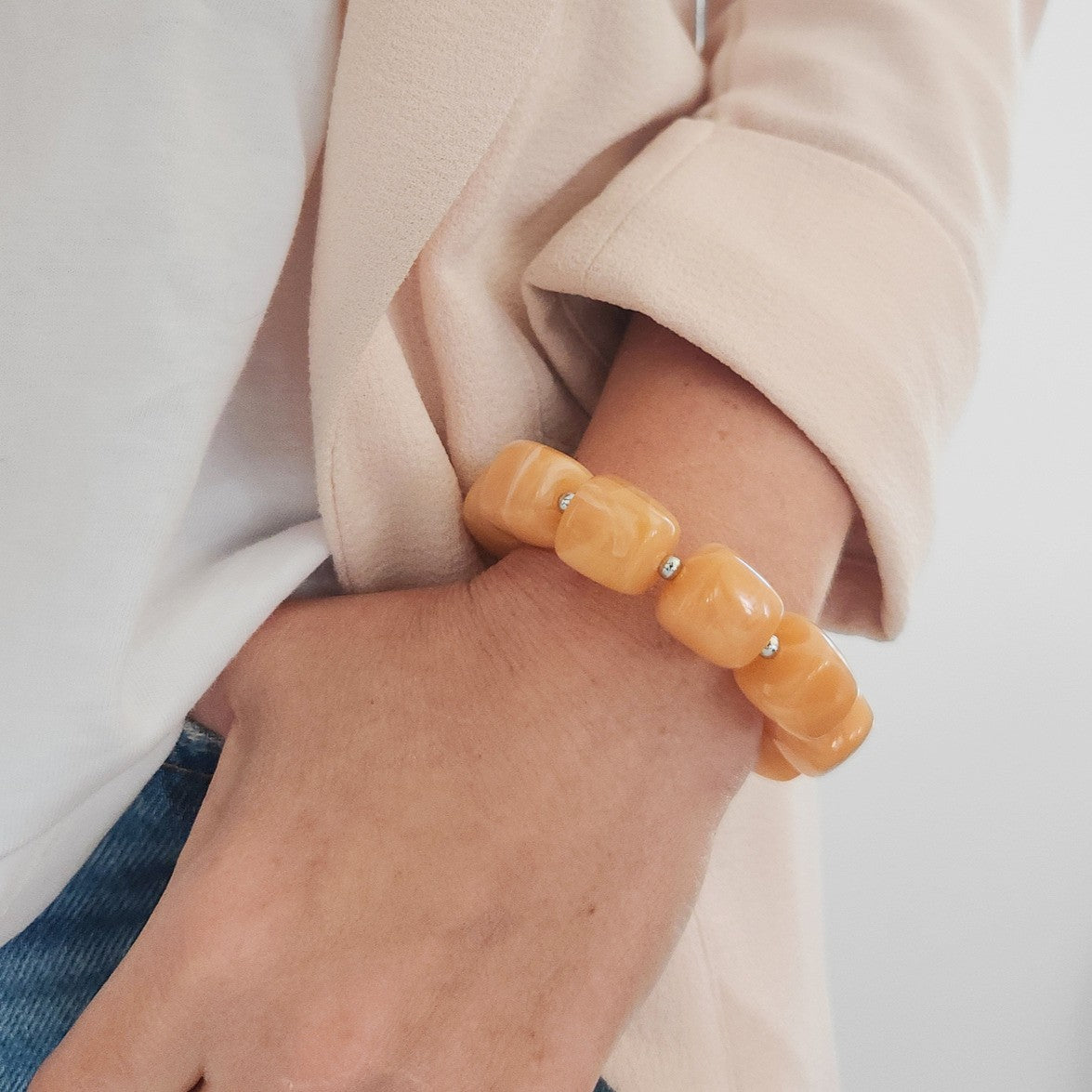 bijou femme bracelet perles acryliques saumon