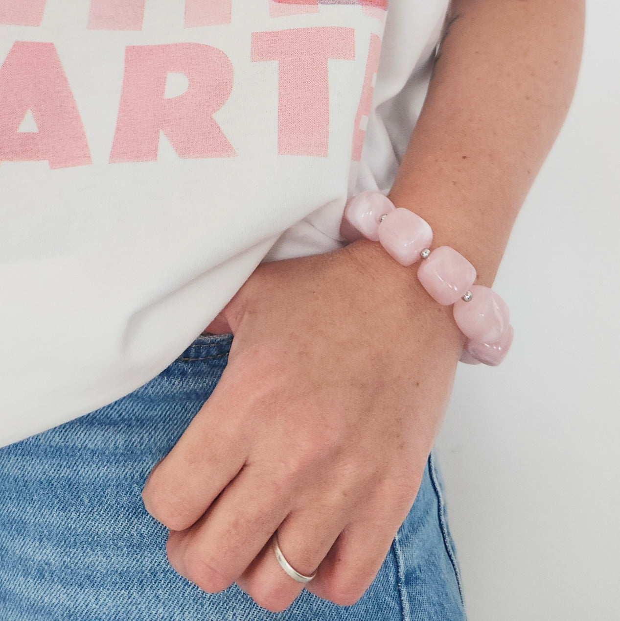 bracelet bohème chic perles roses lumineuses