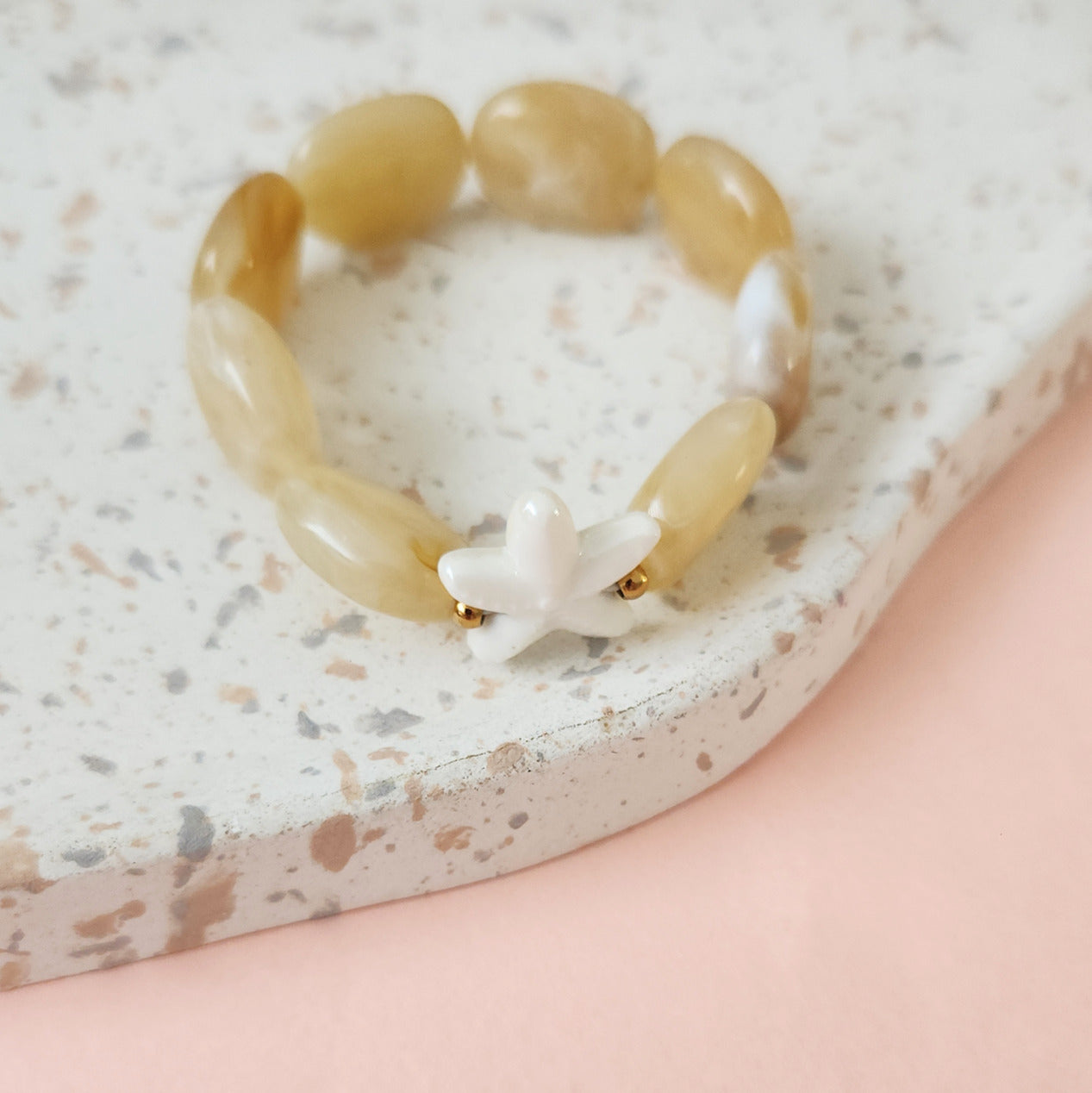bracelet plage chic femme élégant perles beiges