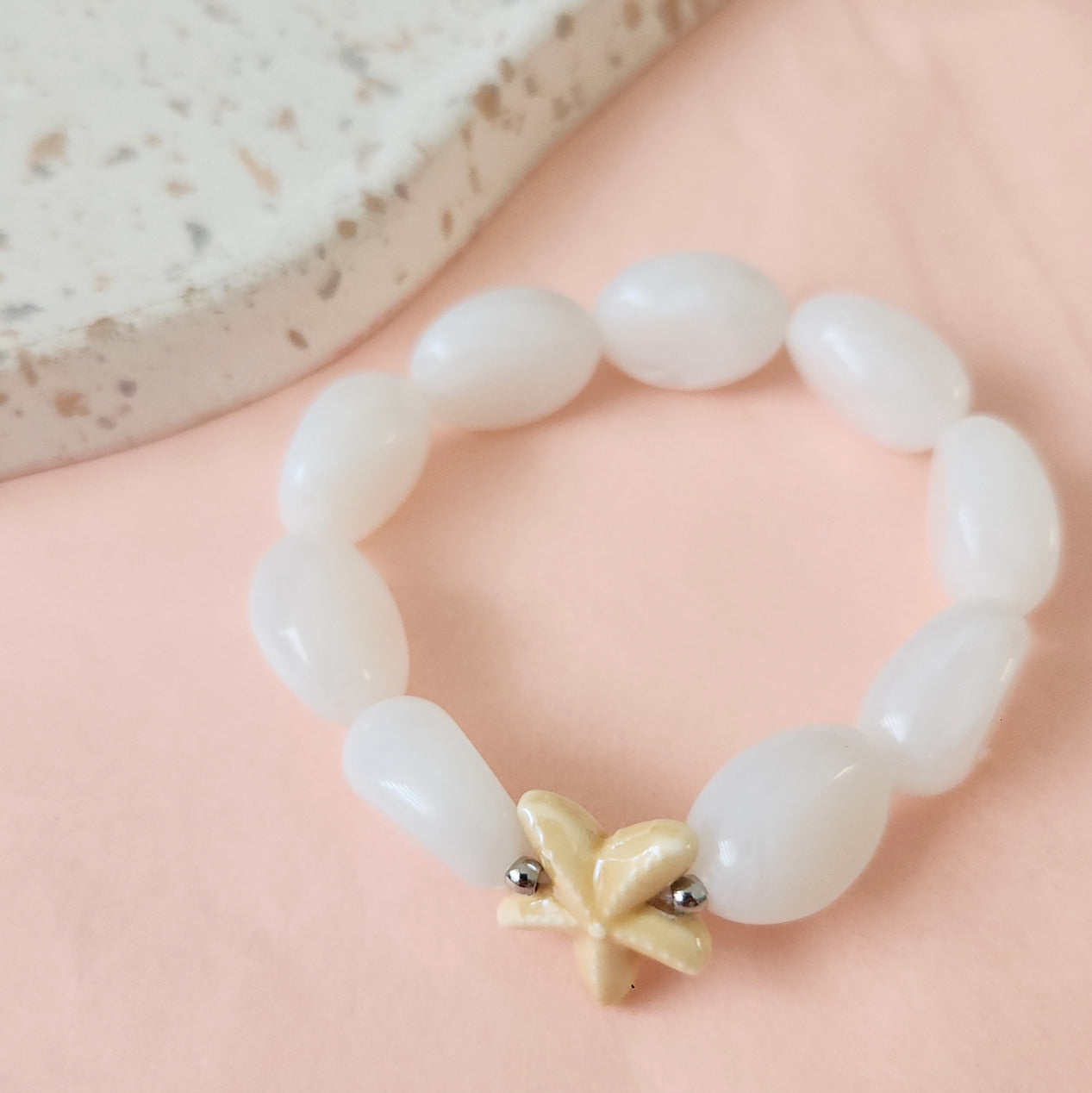 bracelet bohème chic blanc