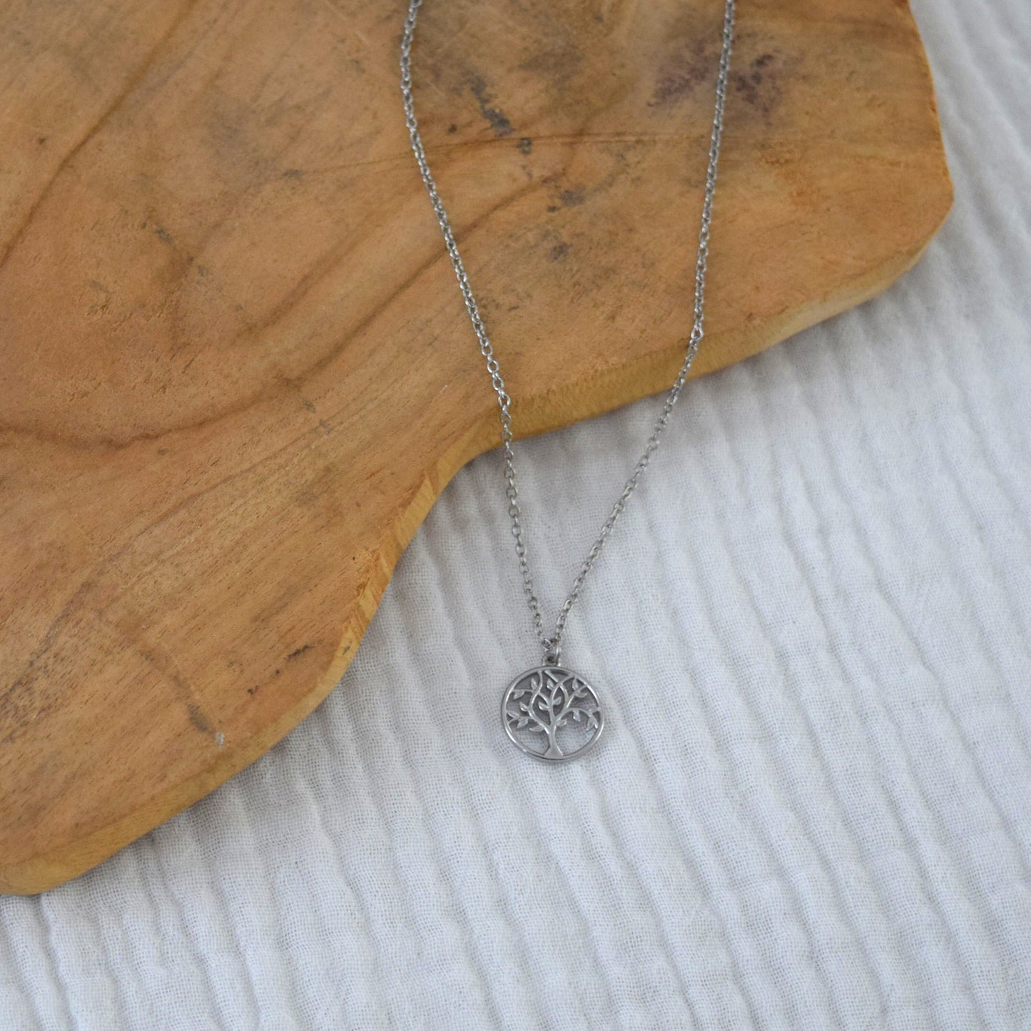 Bijou porte-bonheur arbre de vie en acier 