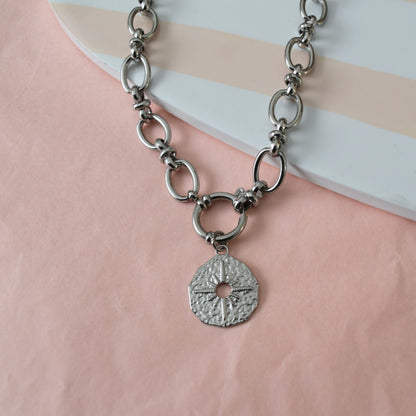 Collier pendentif graphique 