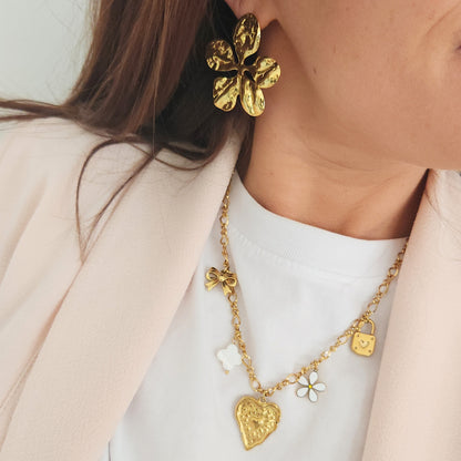 collier femme élégant style bohème moderne breloques