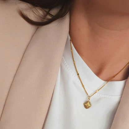 Collier fin minimaliste avec pendentif