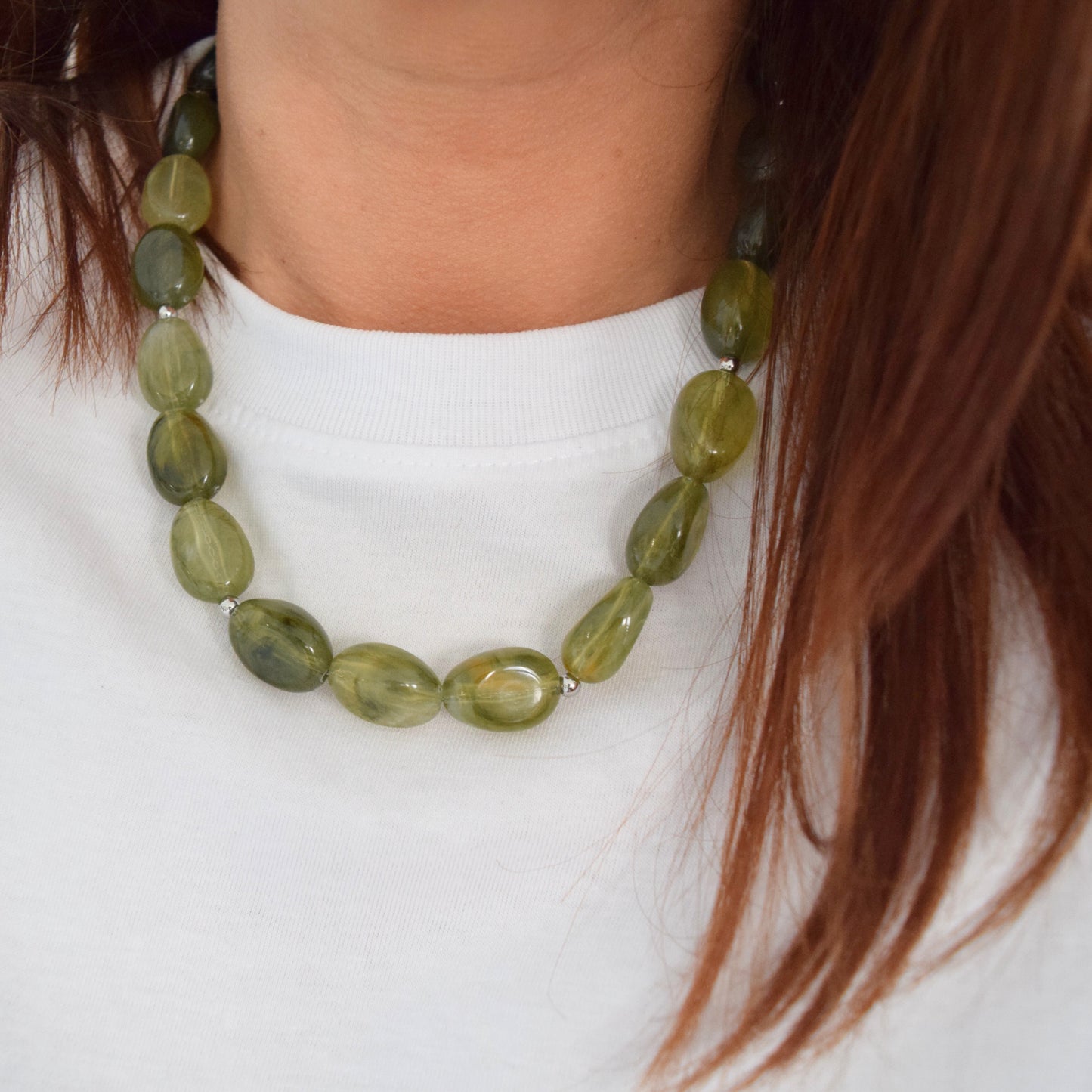 Collier élégant couleur olive