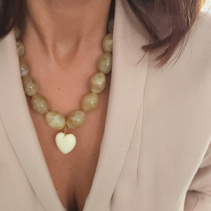 Collier délicat beige et écru style bohème chic
