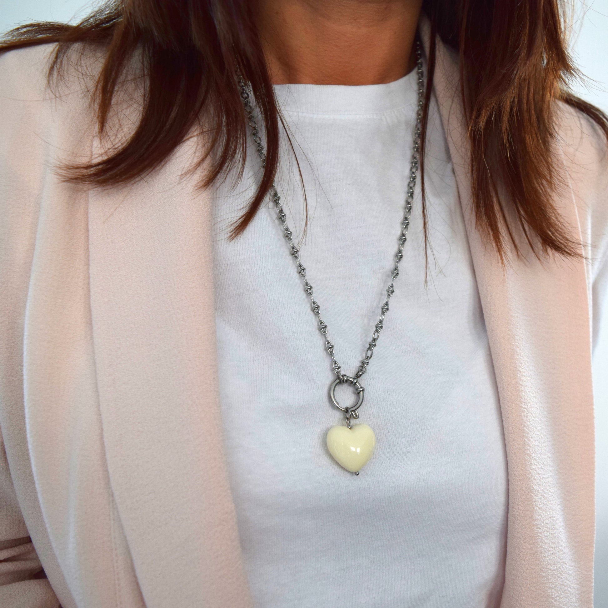 Collier cœur élégant style contemporain