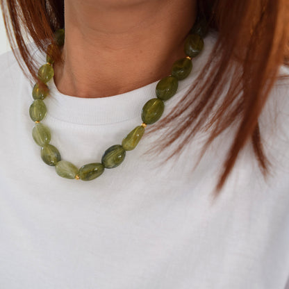 Collier OLIVIA perles ovales vert olive