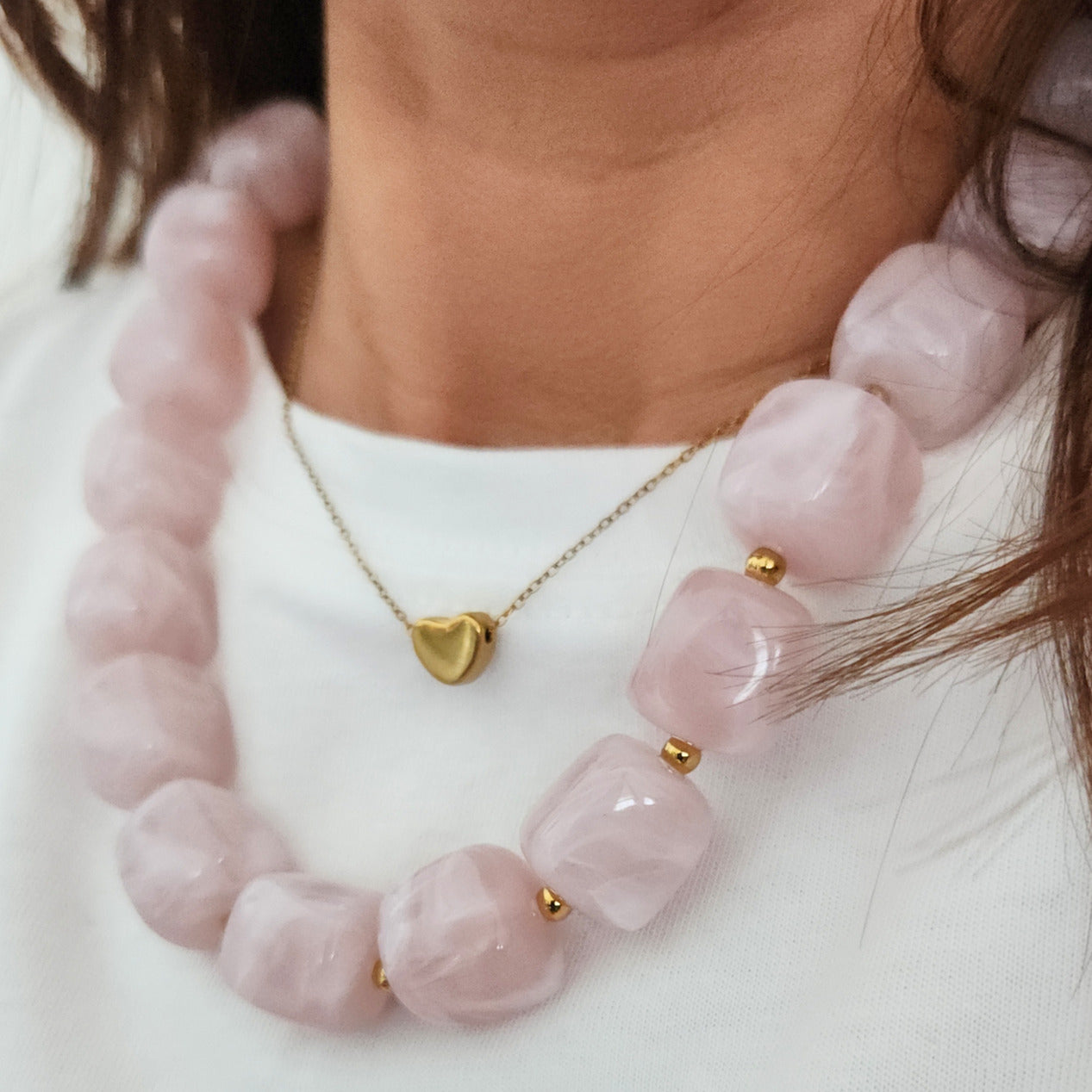 collier fin avec petit cœur doré